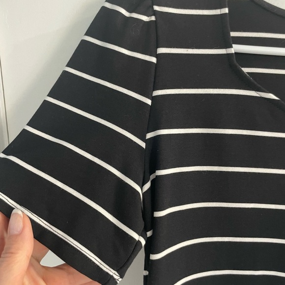 Women's Black and White Striped Top - Picture 3 of 5